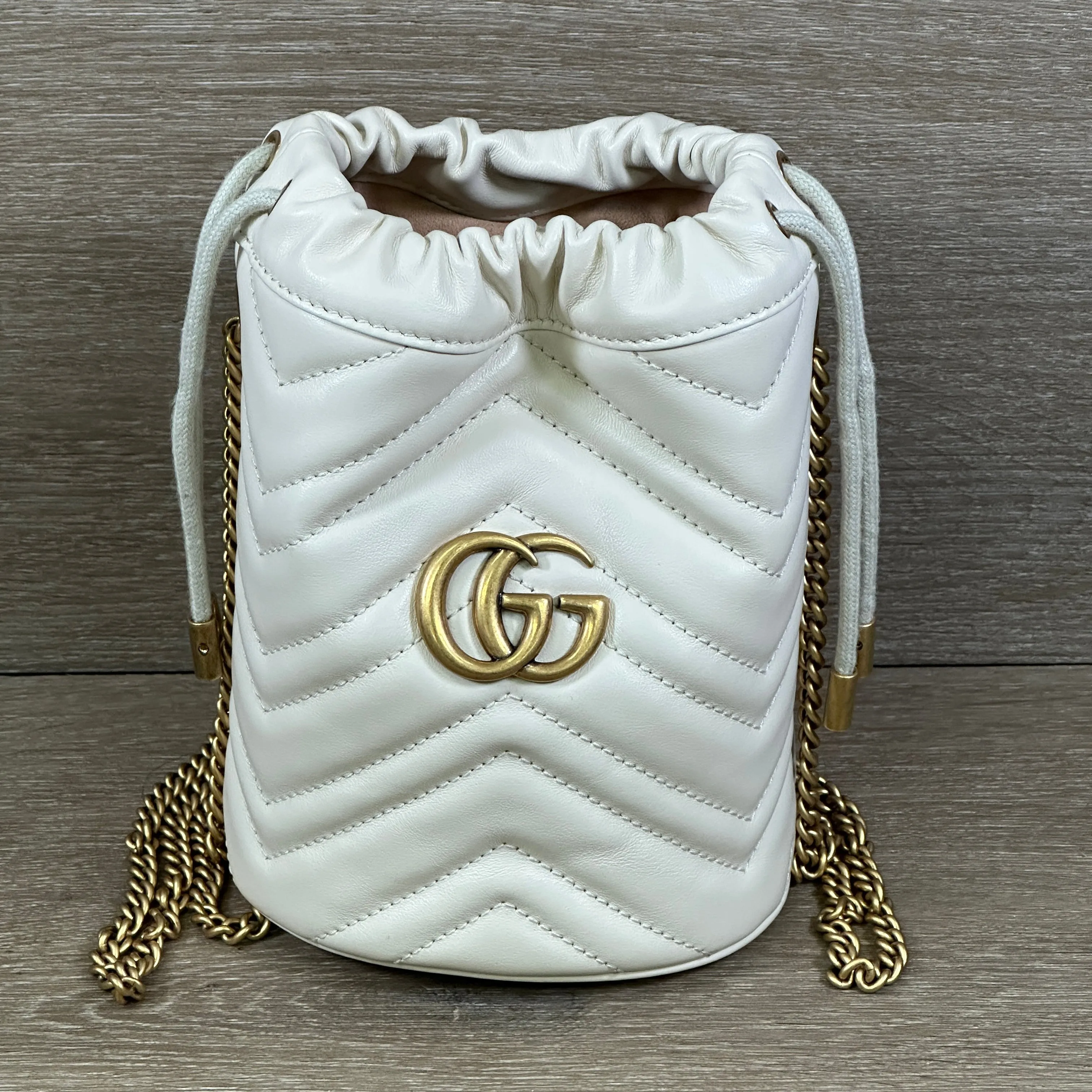 Gucci GG Marmont Mini Bucket Bag - White